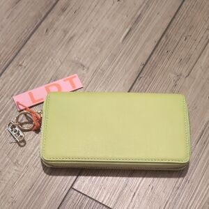 LDT Leather Green Zip Wallet